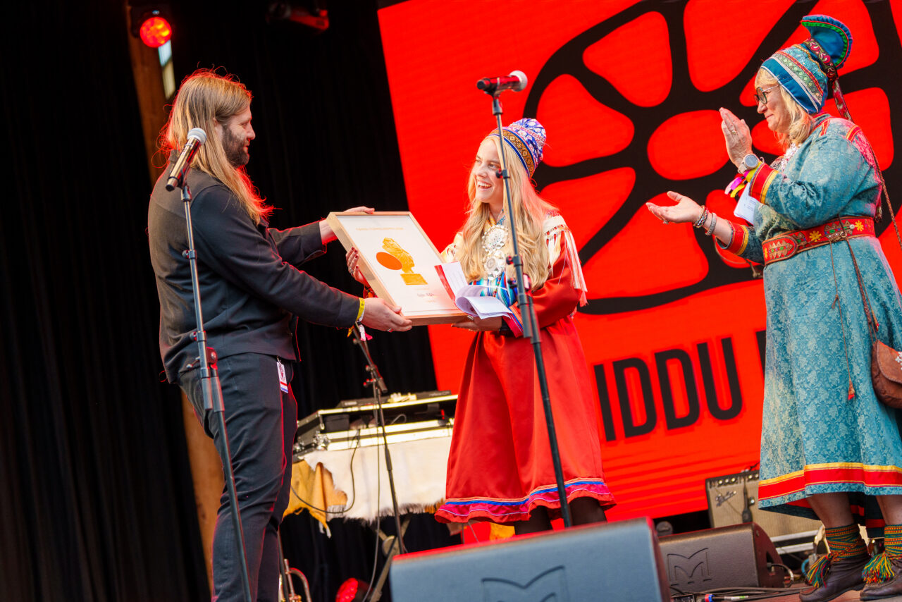 Riddu Riddu fikk Tonos formidlerpris