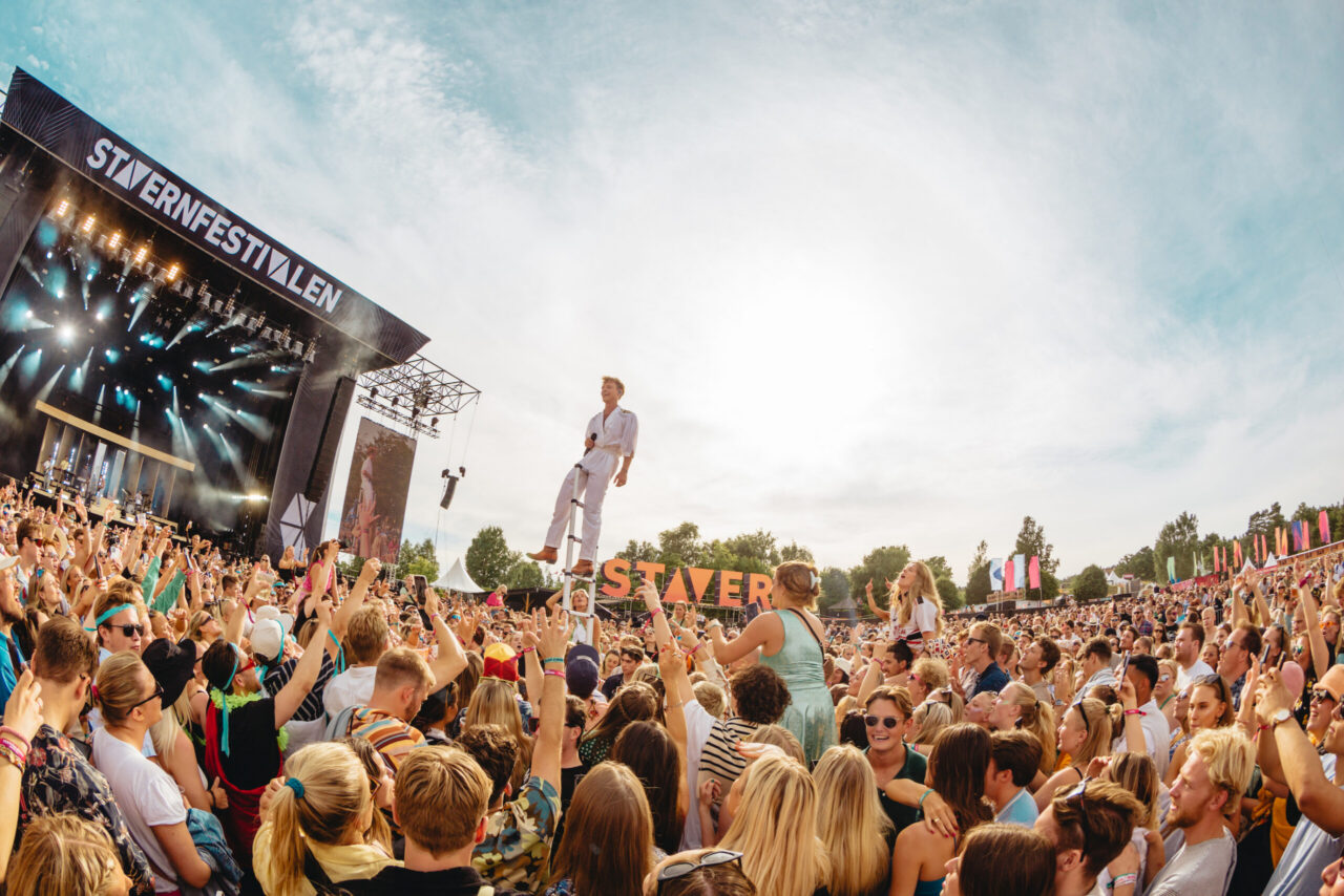 Stavernpublikumet rundt Sondre Justad