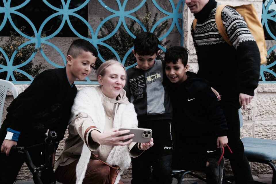 Marthe Valle og Moddi i Aida Refuge Camp Betlehem feb