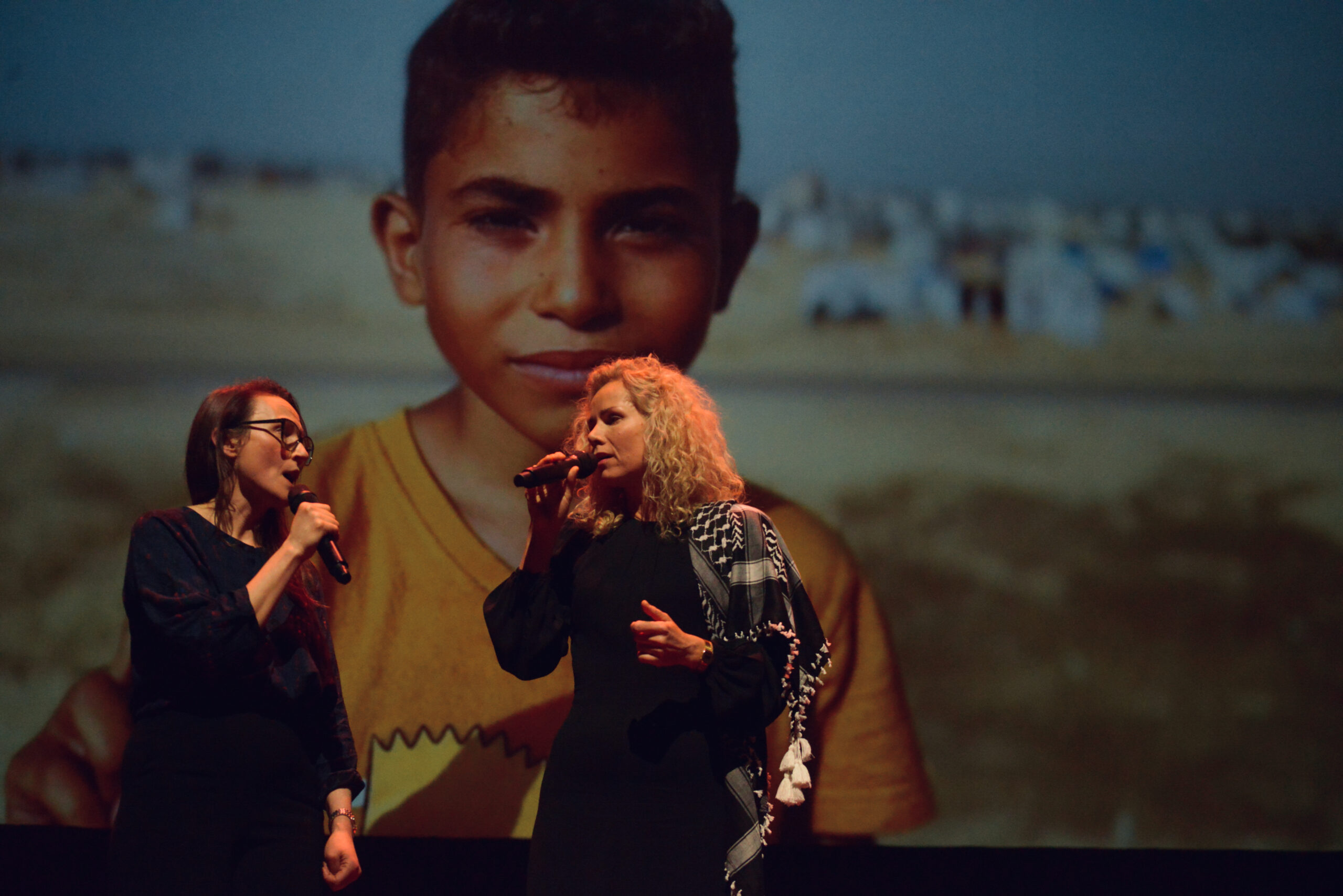 Marte Wulff og Charlotte Qvale under Nyttårsløfter for Gaza – Oslo Konserthus