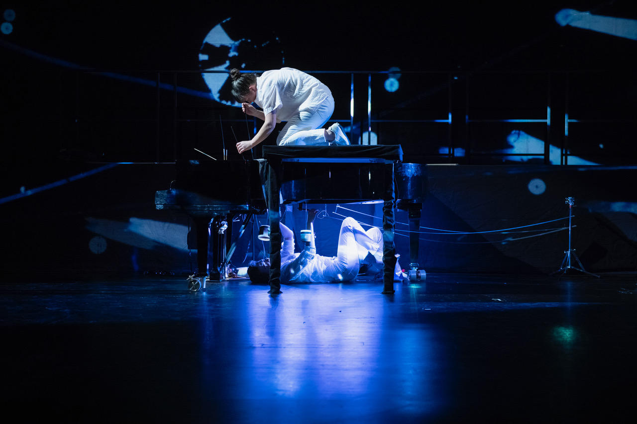 Ellen Ugelvik og Jennifer Torrence under fremføringen av Utflukt av Carola Bauckholt, Elizabeth Hobbs, Jennifer Torrence og Ellen Ugelvik på ECLAT festivalen