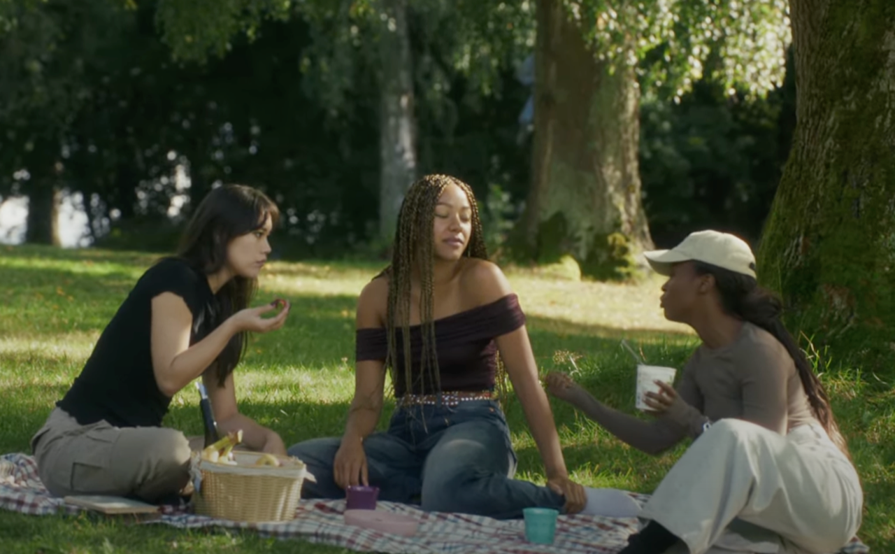 Still fra Sanyo: You Don’t Hear It (Do You?)