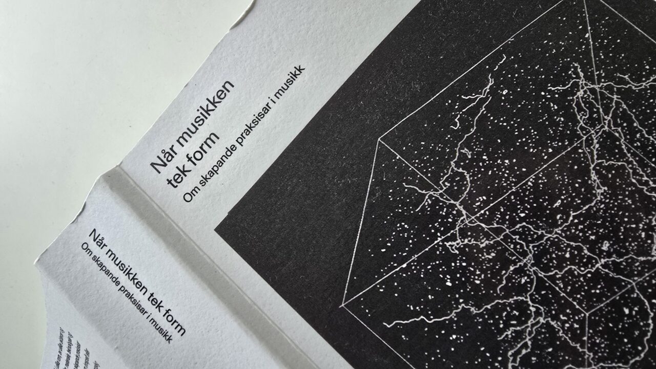 Bokomslag Når musikken tek form