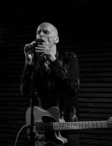 Christian «Chris» Erichsen er en norsk musiker, journalist, kortfilmskaper, scenekunstner og redaktør. Erichsen var også en av de fem i det legendariske skarock-bandet The Aller Værste». Kom i vår ut med det kritikerroste albumet «Kjærtegn og Manifester», og er nå på turné i alle landsdeler.