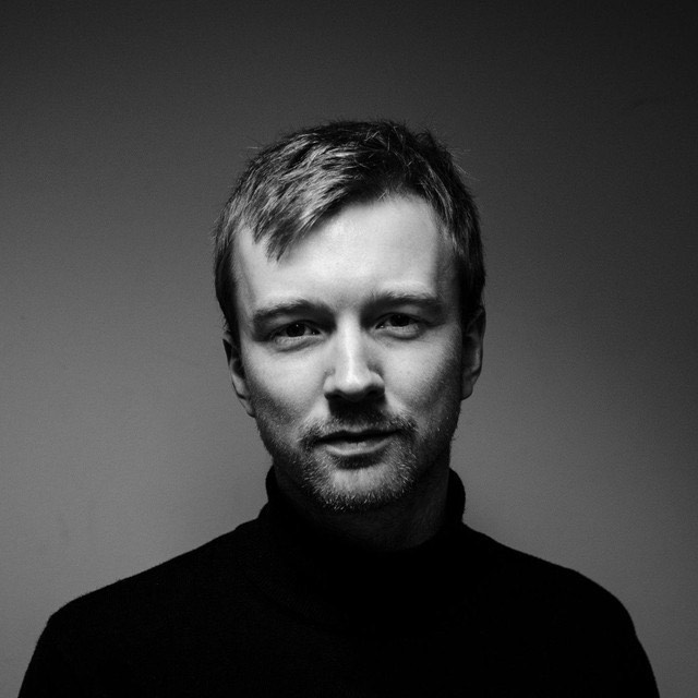 Torstein Slåen er musiker, utdannet ved Norges Musikkhøgskole og Rytmisk Musikkonservatorium. Driver band som Damata og Torstein & Sigurd, og har de siste årene vært aktuell med bl.a Camilla Hole Trio, Bergill, Inger Nordvik, Elvira Nikolaisen og Trondheim Jazzorkester.