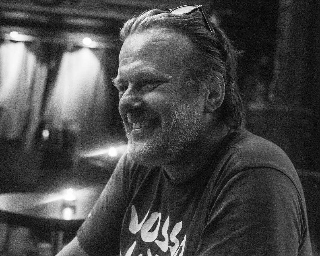 Vis engasjementet ditt. Ikke hold det tilbake. Det er Johan Hauknes’ klare oppfordring til alle som vil skrive, formidle og forstå musikk.