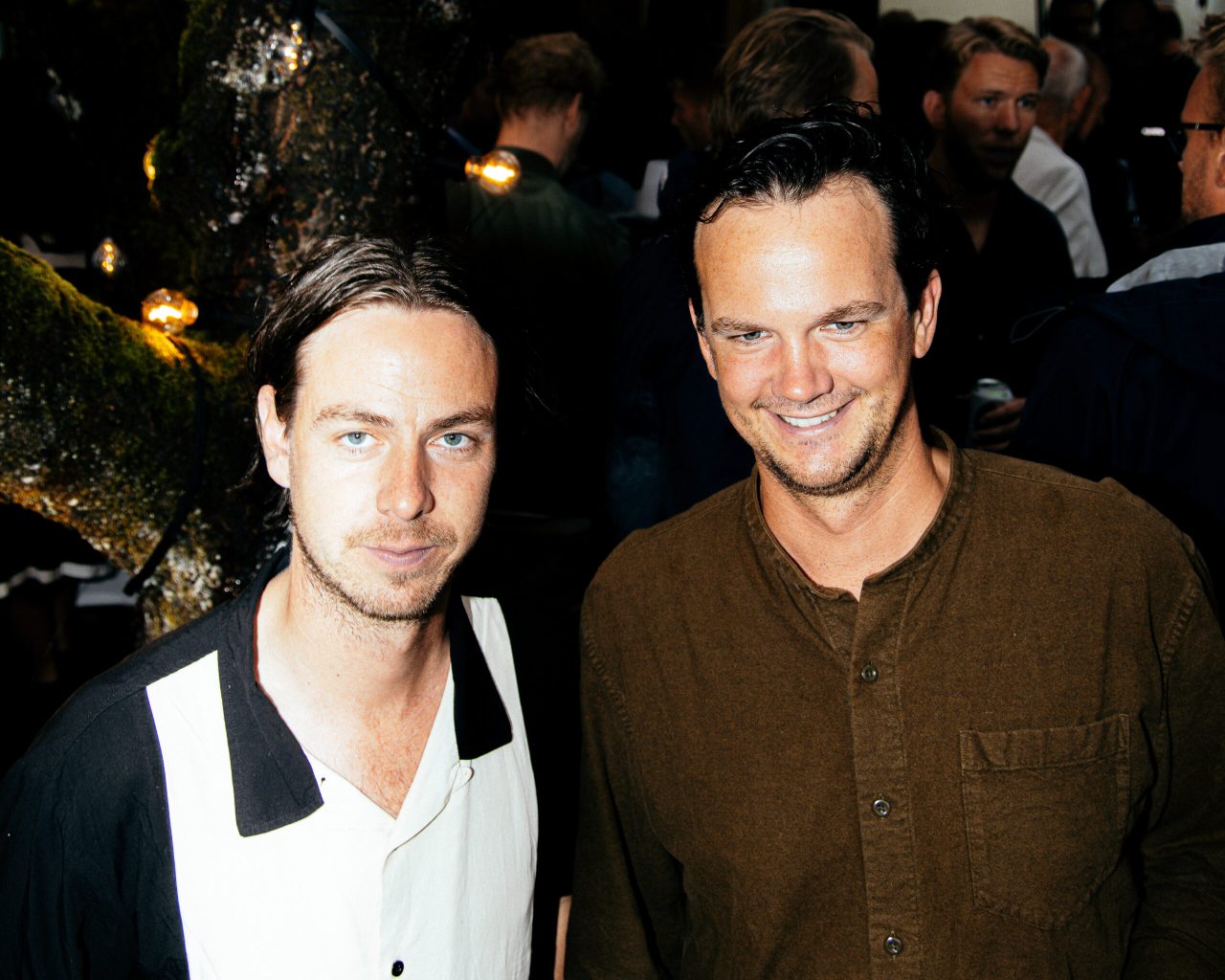 De var nisjeavisens brannfakler: dristige, provoserende og kompromissløse. Geir Staurland og Eilif Guldvog Hartvedt ser tilbake på ti år med vennskap, idéhistorie, kritikk, gonzo og perfekt opportunisme.