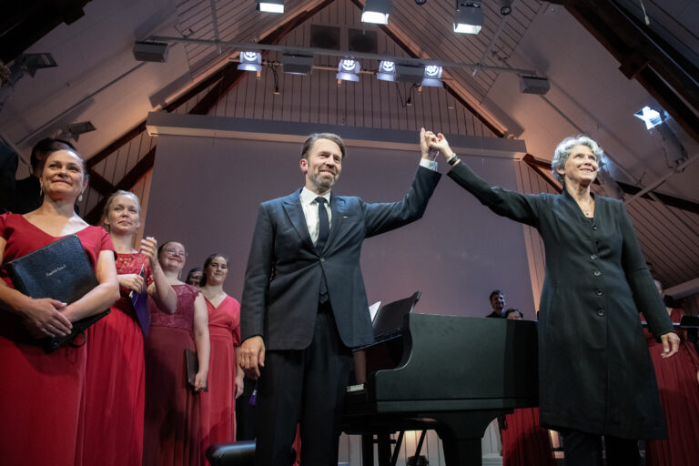 Musikkåret 2025: Vi bærer alle kors