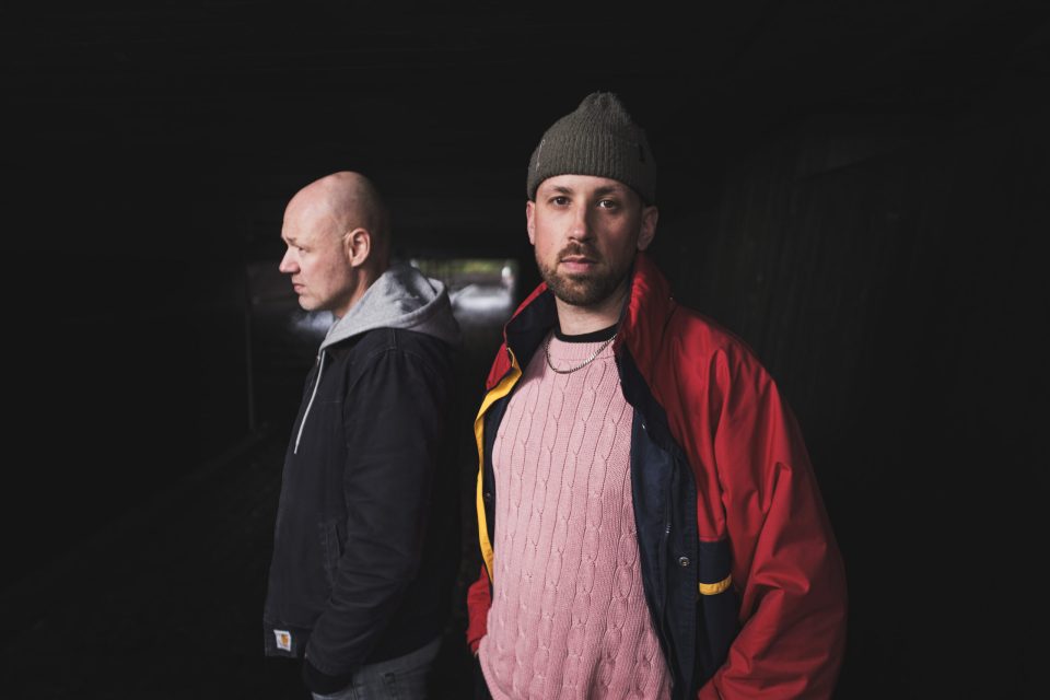 Rapper Kjartan Gaulfossen og produsent Fred Russel slipper en jazz-inspirert, lavmælt og gjennomført personlig hiphop-plate som tar mål av seg til å vare lenge.
