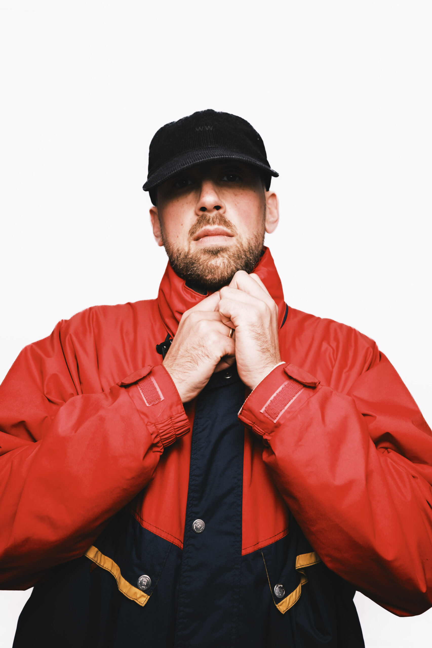 Det var ikke før han begynte å snakke lavt at folk virkelig hørte etter.