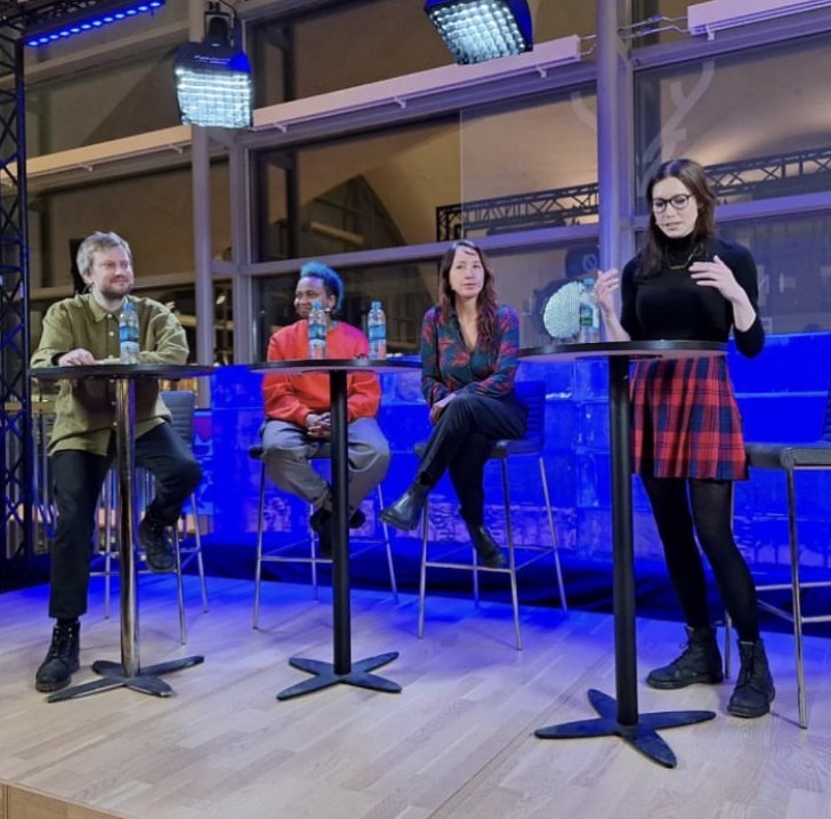 Ida Madsen Hestman mener kritikeren må ut av kontoret og inn i virkeligheten. Du kan ikke skrive om kultur uten å delta i den, mener redaktøren.