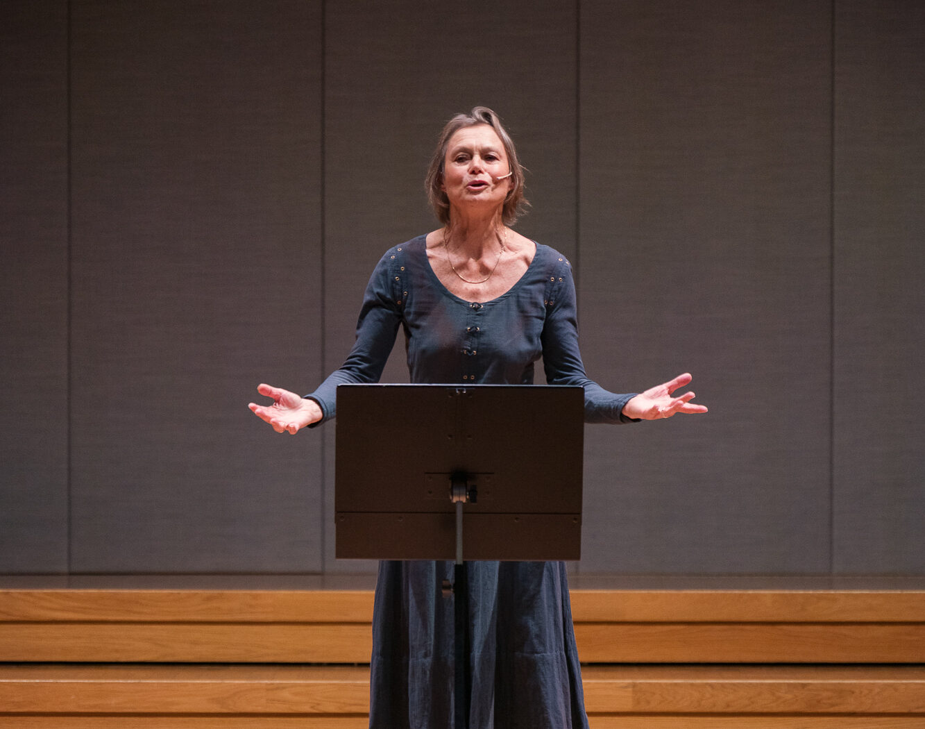 Høytflyvende og jordnært