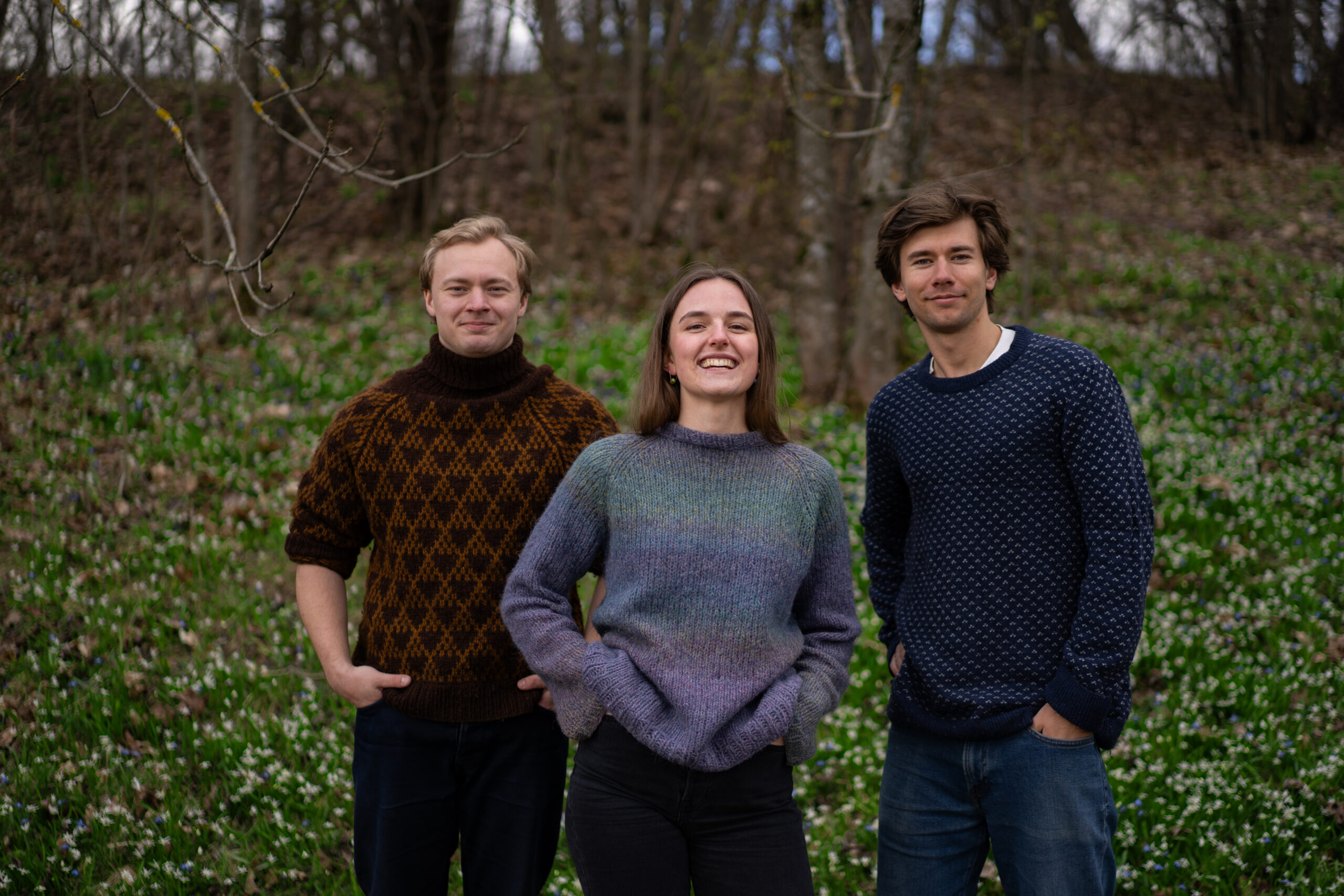 Symre Trio har på den nye plata vokst til kvintett. Uttrykket er blitt bredere, mer detaljrikt og mer kollektivt forankret enn tidligere.