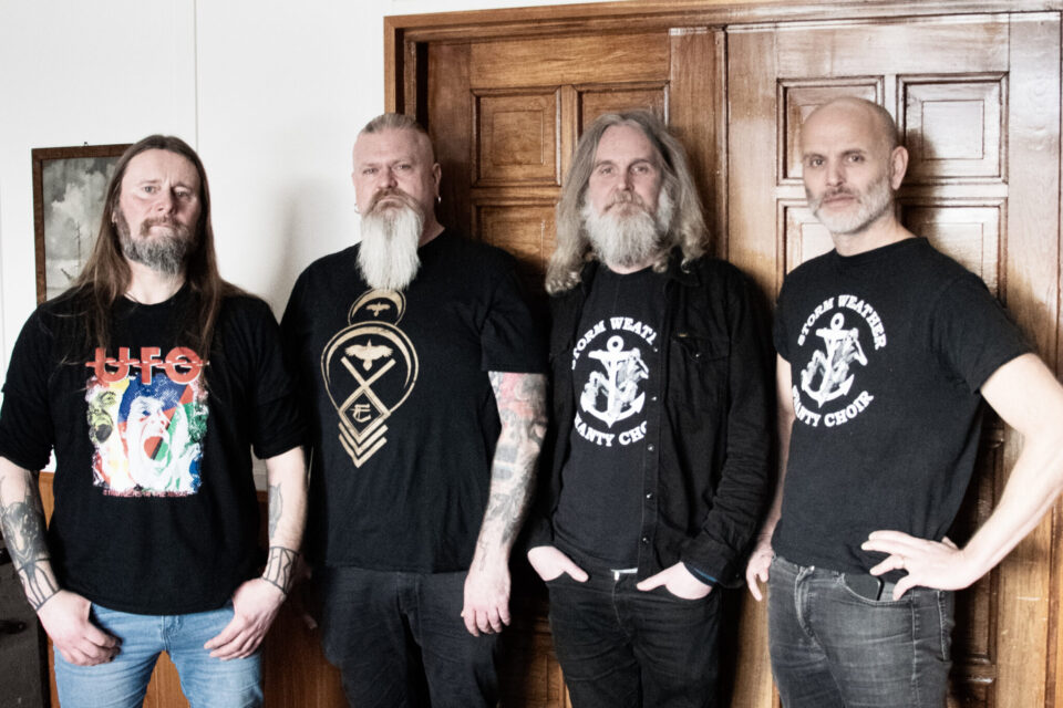 Enslaved og Storm Weather Shanty Choir