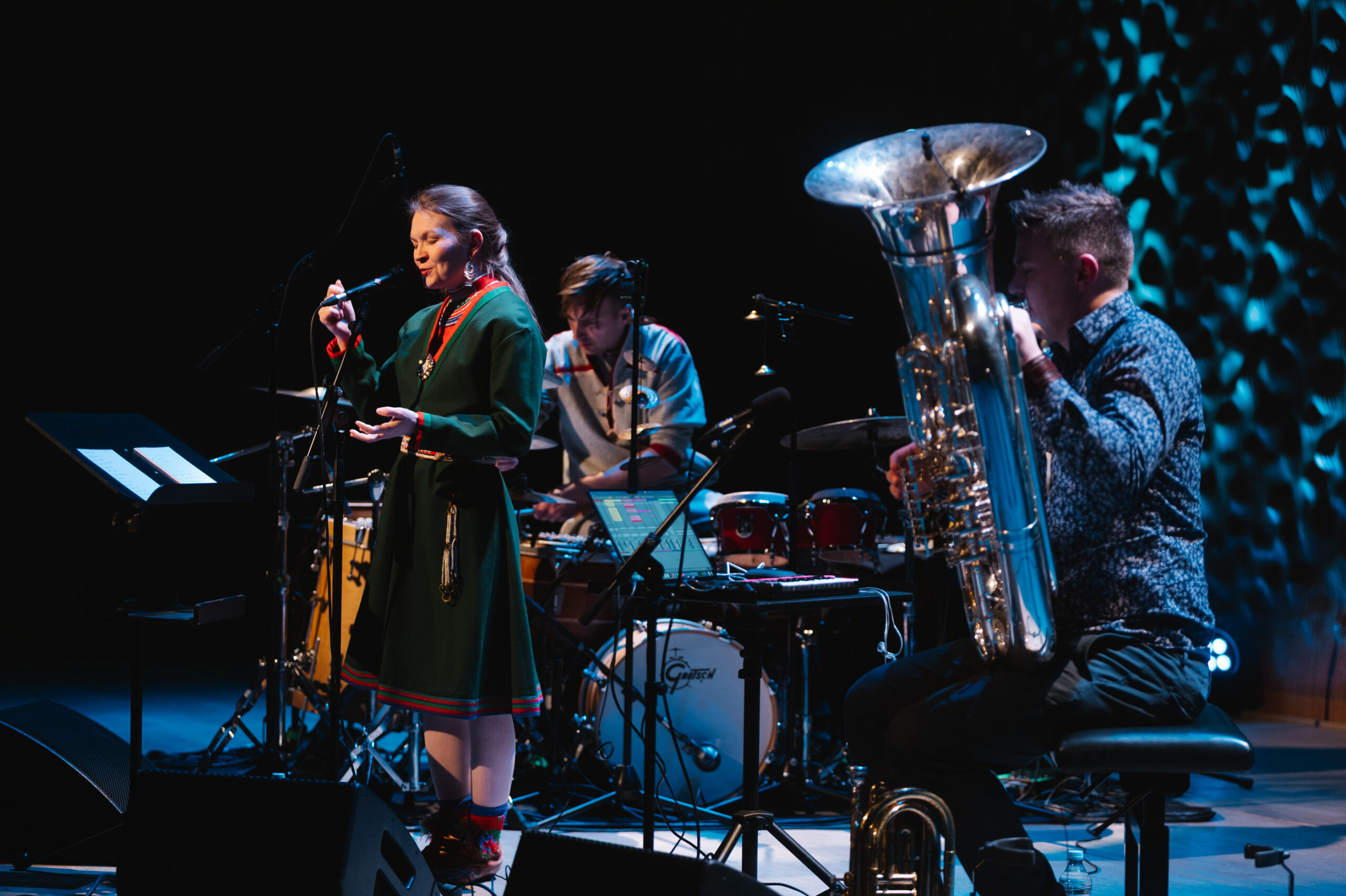 26.2.2026: Elbphilharmonie Kleiner Saal / Marja Mortensson/ Daniel Herskedal / Jakop Janssønn