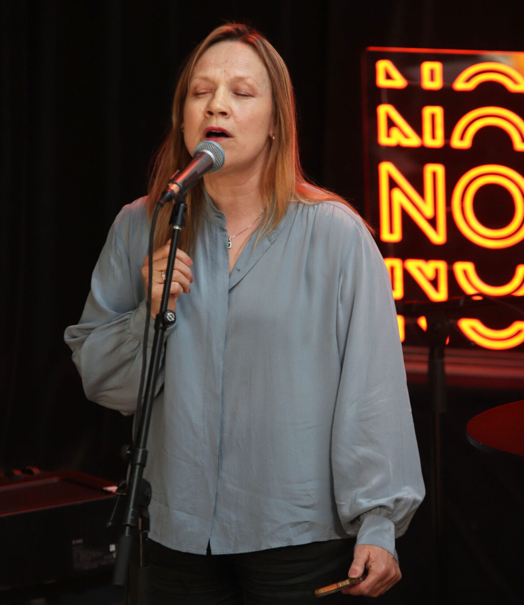 Anneli Drecker synger Kari Bremnes Gåte ved gåte på NOPA fest 26 foto Frank Michaelsen