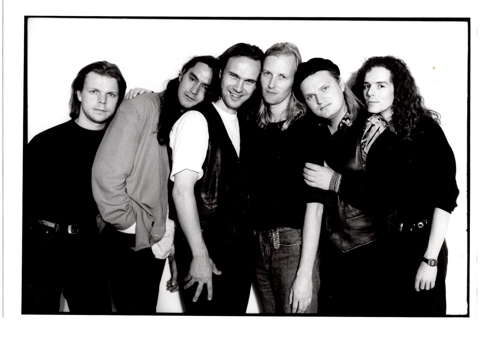 Bendik solodebuterte i 1991 med popalbumet IX, og turnerte den gangen med bandet bestående av Paolo Vinaccia, Øystein Sevåg, Eivind Aarset, Knut Reiersrud, Audun Erlien og Reidar Skår.