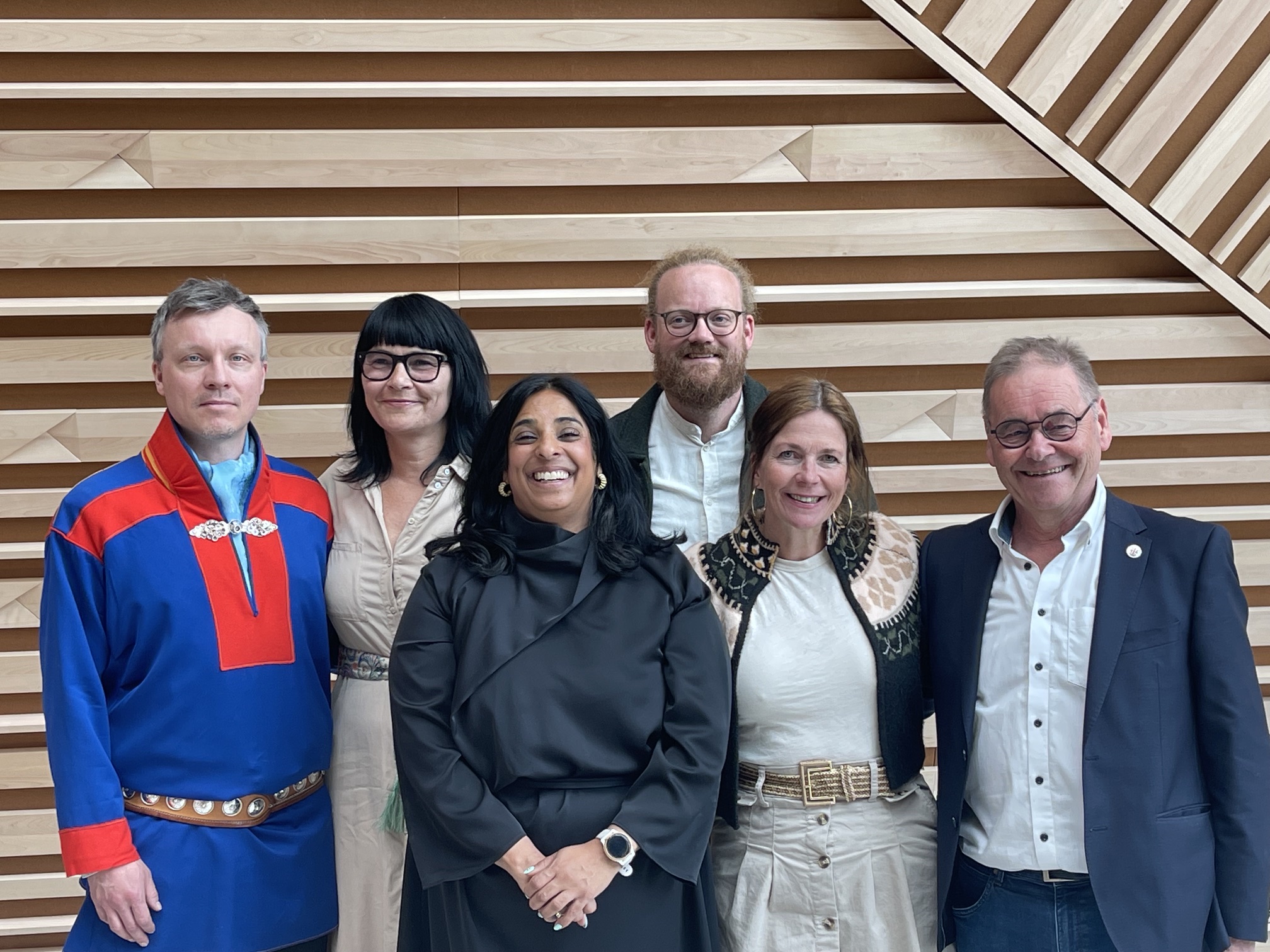 Folkemusikkarkiv sikres Jon Iver Eira Tellefsen, Tanja Holmen, Aslak Brimi. Foran Lubna Jaffery, Trude Storheim, Kristian Hanto