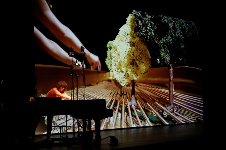 Fra Kristine Tjøgersens verk "Piano Piece" 2020 Ellen Ugelvik