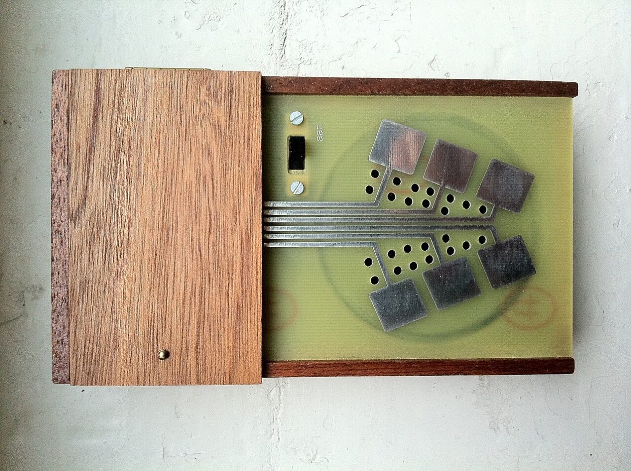 Crackle Box